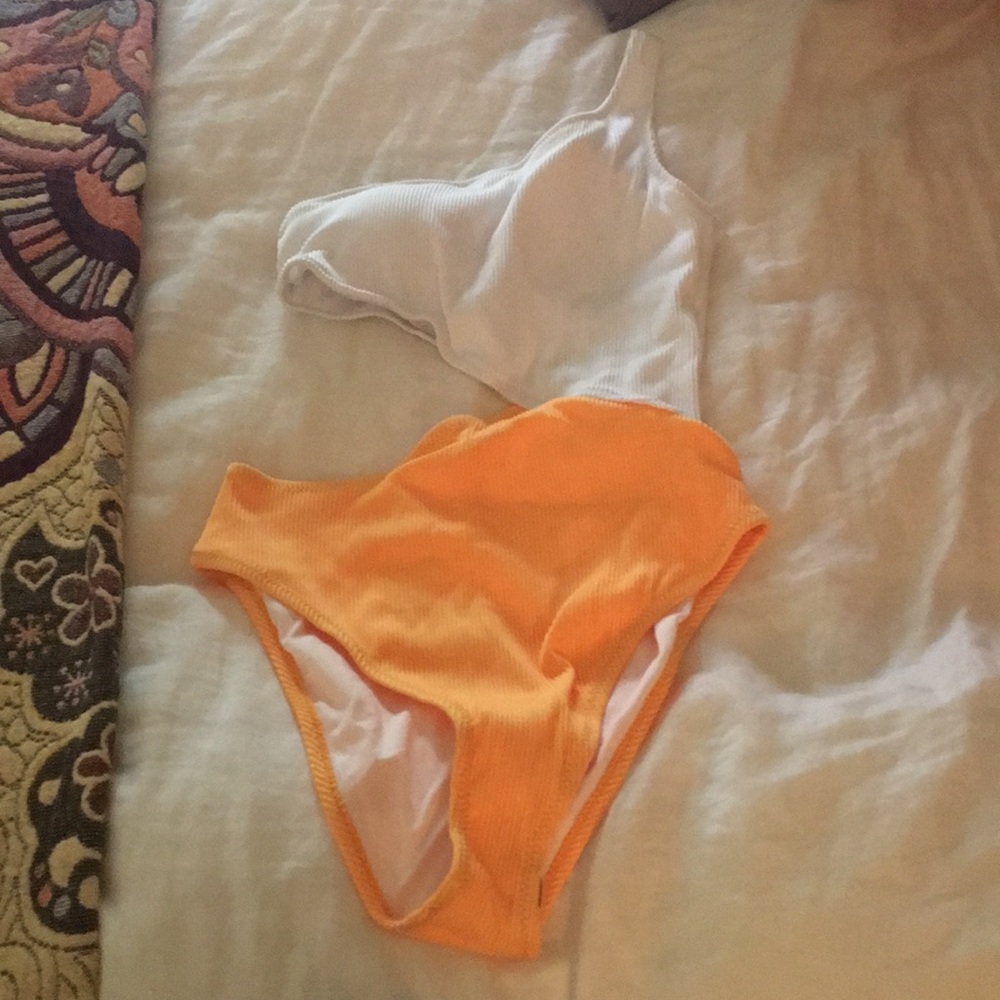 One Shoulder bathing suit